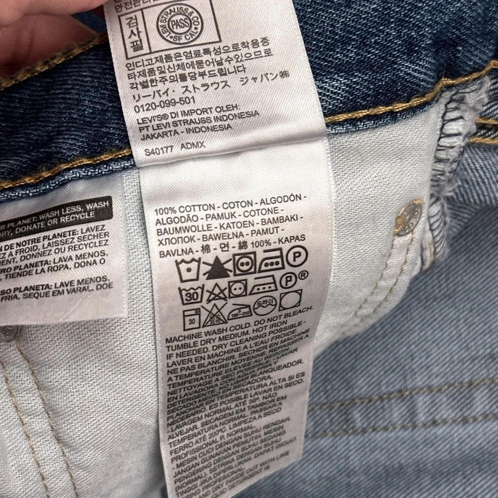 Levis excellent pre